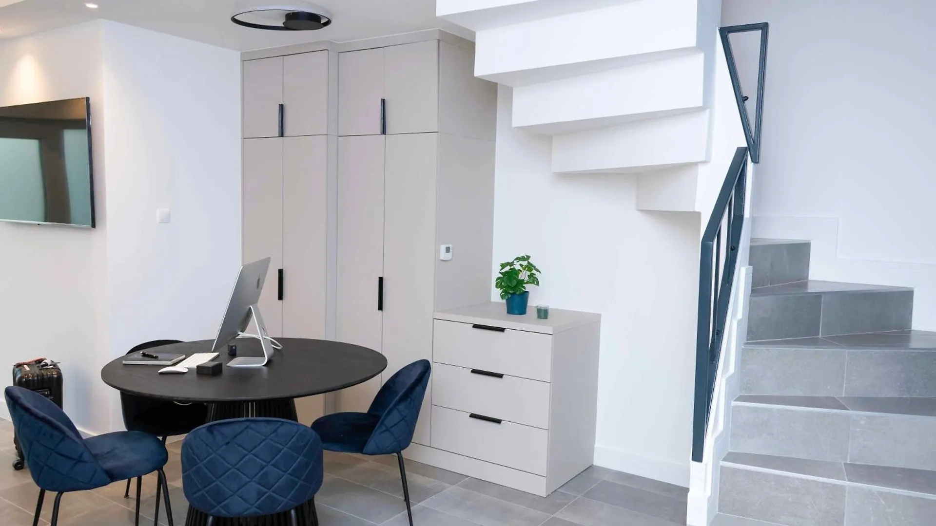 Luxury Cozy 2 Bdr Downtown Apt.6 Budapest 0*,  Hungary
